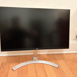 LG 4K 27” Monitor With USB Hub
