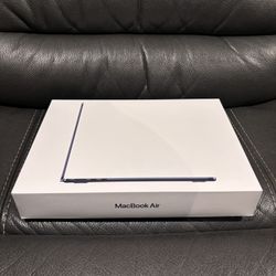 MacBook Air 13.6 Inch