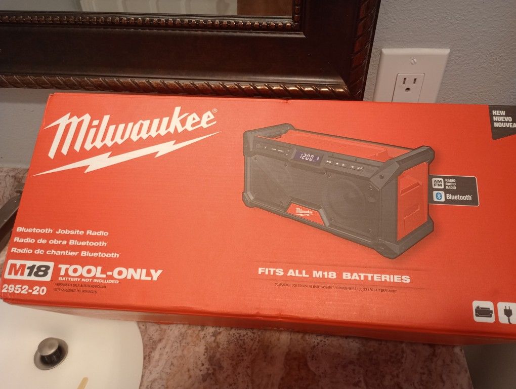 Milwaukee M18 Radio New Tool Only