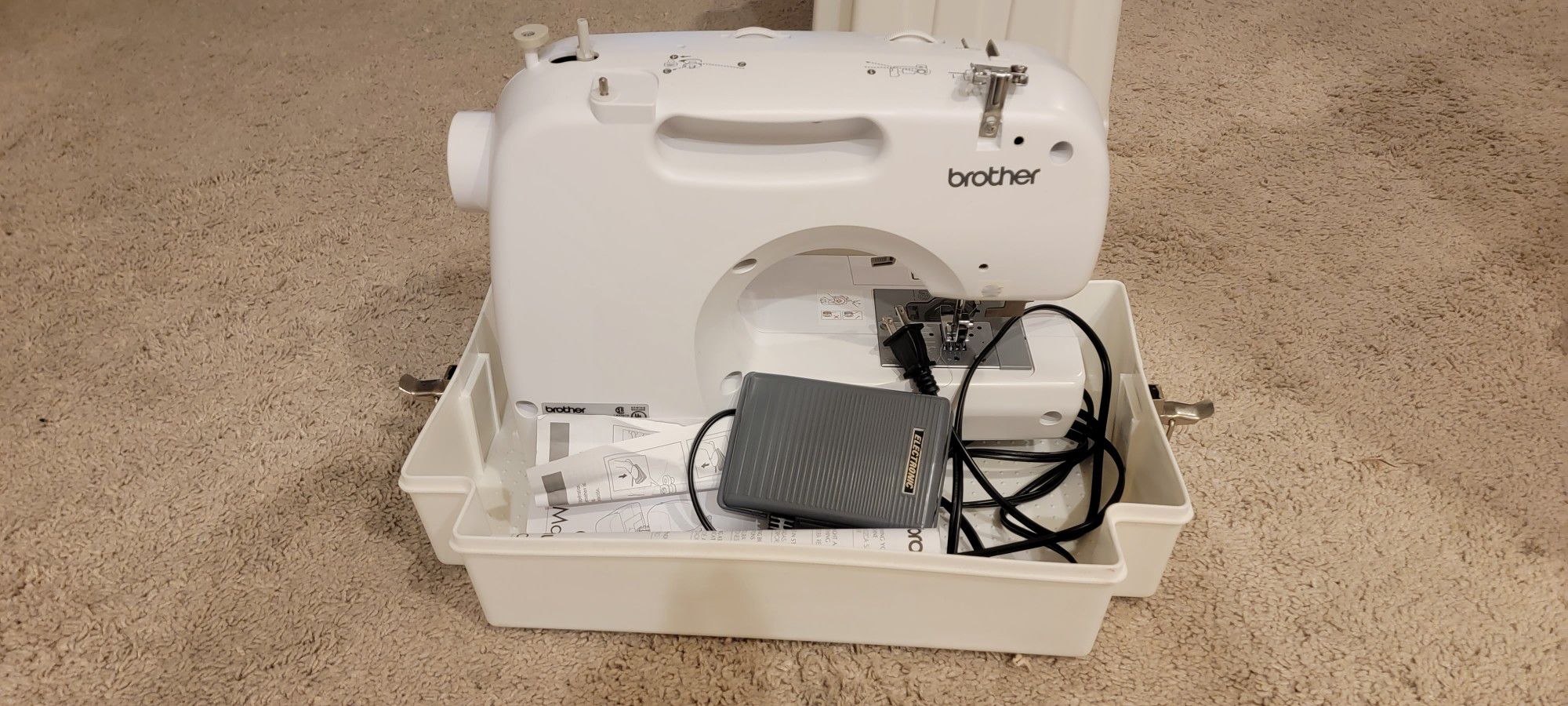 Brother Sewing Machine With Carrying Case