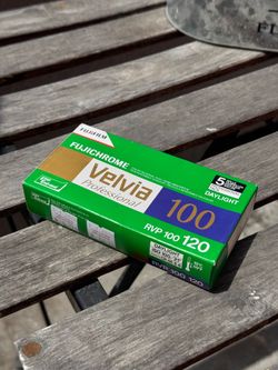 Fujichrome Velvia 100 - 5 pack - medium format