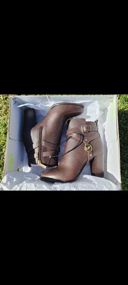 Michael Kors SIZE 7 BRAND NEW $85 OBO