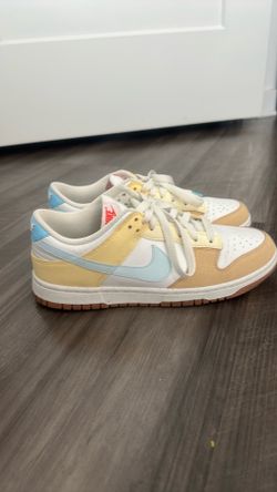 Women’s Nike Dunks