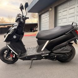 2016 Genuine Hooligan 170cc Scooter