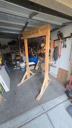 Freestanding hangboard stand