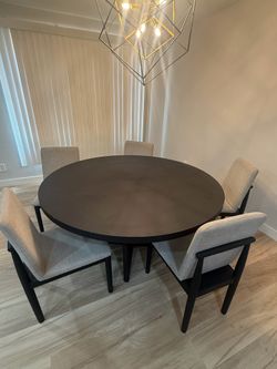 Kitchen table with 5 chairs