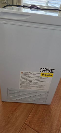 Hot point mini refrigerator