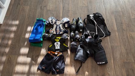 Hockey gear (size for 5-7 years)