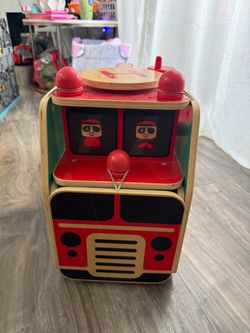 FAO SCHWARZ WOODEN FIRE STATION