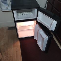 GE Floor Standing Fridge
