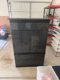 Dresser