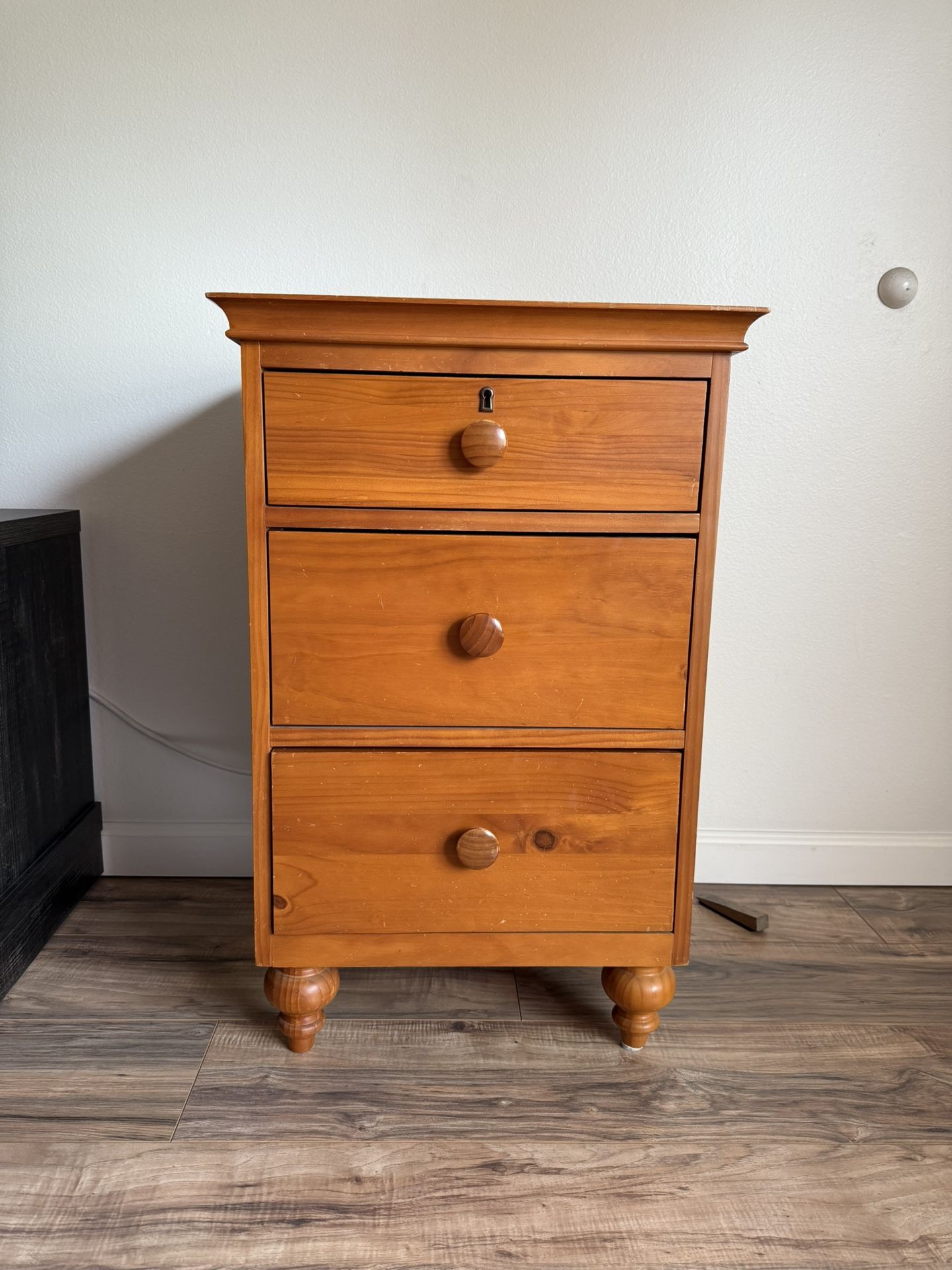 End Table / Nightstand