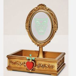 Disney Collab Bath and Body Works - Evil Queen Light-Up Body Care Tray