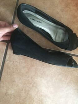 Black shoes