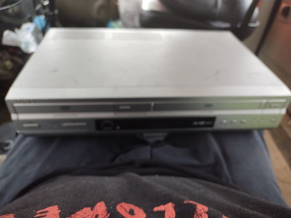 VCR And DVD Player 