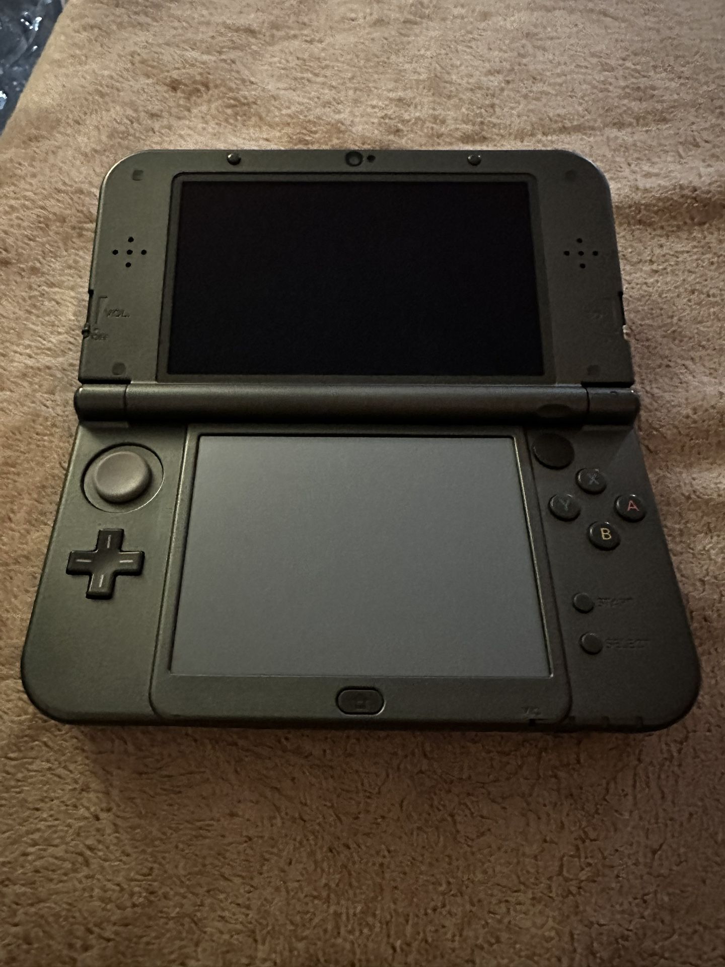 “New” Nintendo 3ds XL Grey With Top IPS Screen