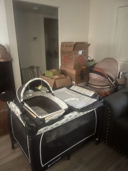 Baby Trend Lil Snooze deluxe Nursery Center