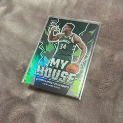 Giannis Antetokounmpo 2022 Optic #6 My House - Lime Green /149