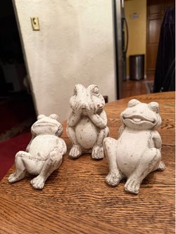 Pondering Frog Outdoor Decor Set of 3