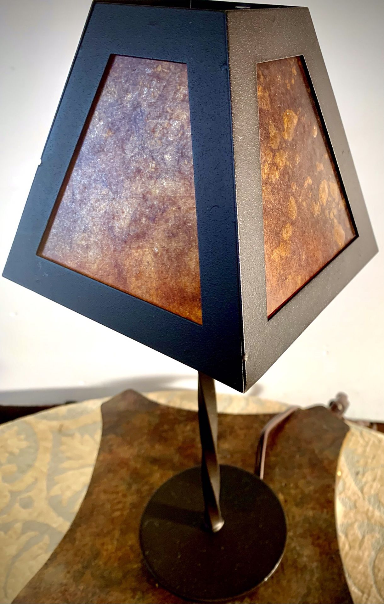 Small Decorative reading table lamp H15xW6 inch Lbs 1.9