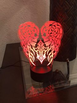 Skull heart hologram lamp