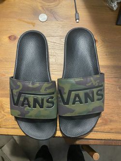Vans size 9 flip flops