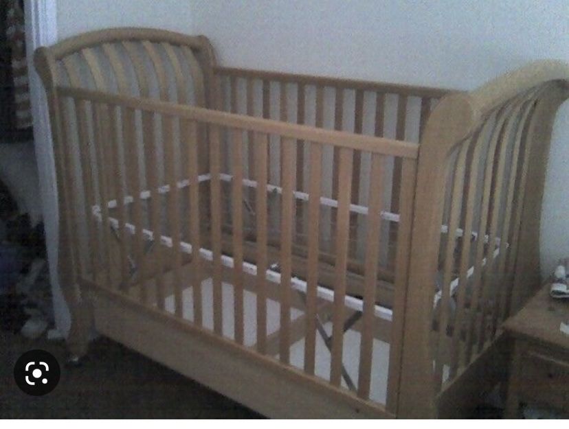 FREE Pali Brand Crib & Changing Table PICKUP SAT APRIL 15