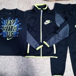 8pc Nike And Adidas Boys Size 5/6 Like New