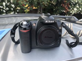 Nikon D50 SLR Digital Camera with Lowepro bag