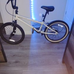 20 Inch BMX Bike     Make A Offer
