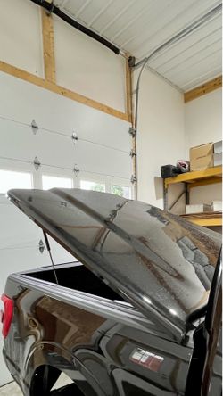hard pick up bed topper like new Ford short bed