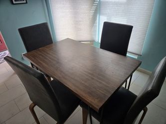 Kitchen Table and Chairs