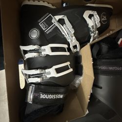 Rossignol Alpine Women’s Ski Boots Size 24.5 $100 OBO