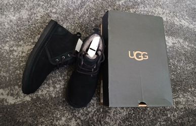 Unisex UGG Chukka Fur lined Boots New!