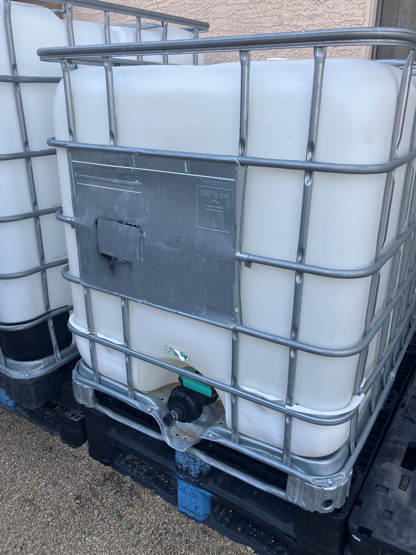 IBC water Tote w/ 2 Pallets Doesn’t Retain Water