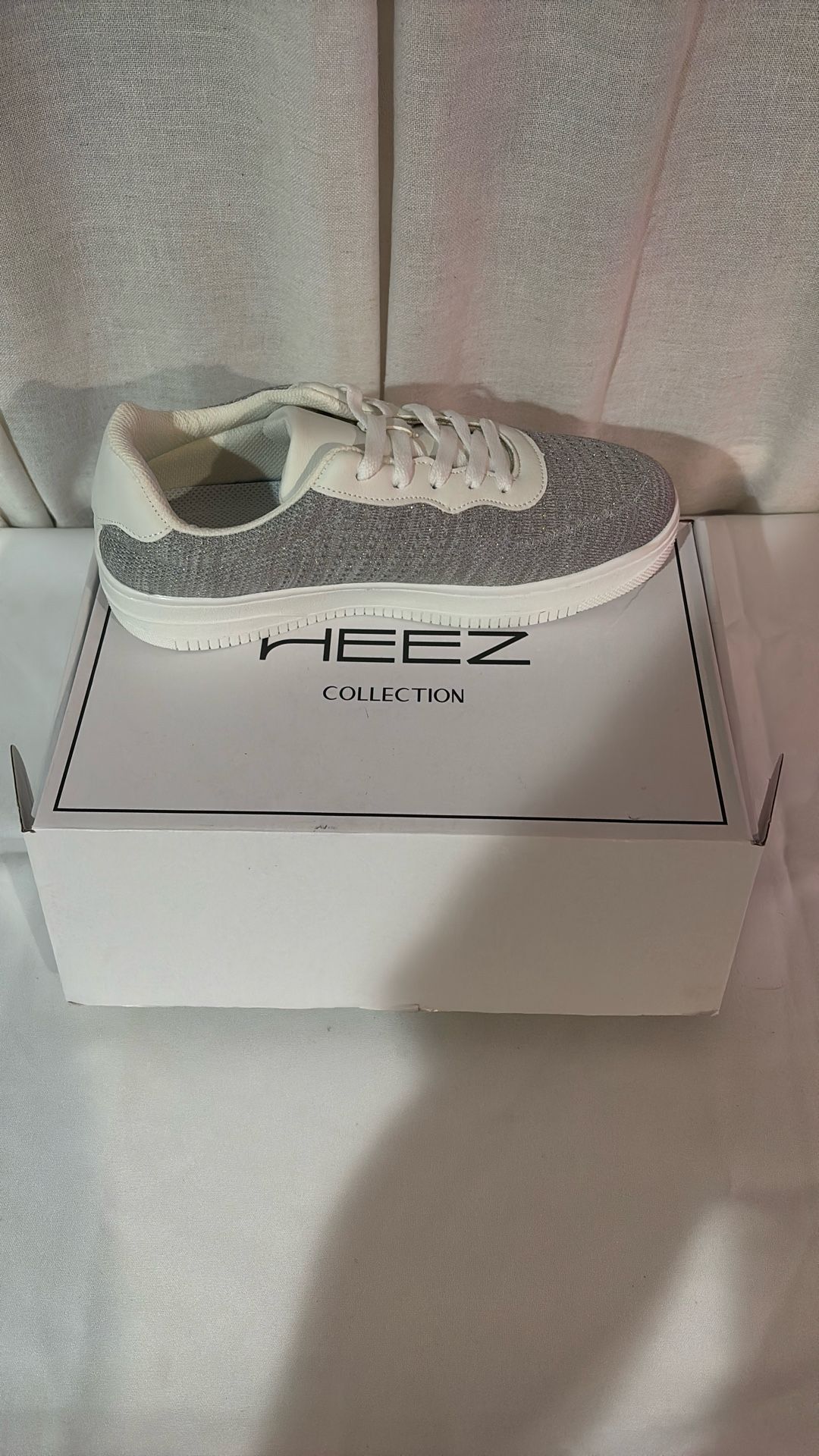 HEEZ Women shoes size 8.5