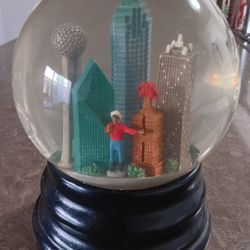 Saks 5th Avenue Musical Snow Globe, Dallas City Skyline 6.5in Tall/ Black Wooden Base