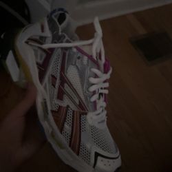 size 43 multicolor runners