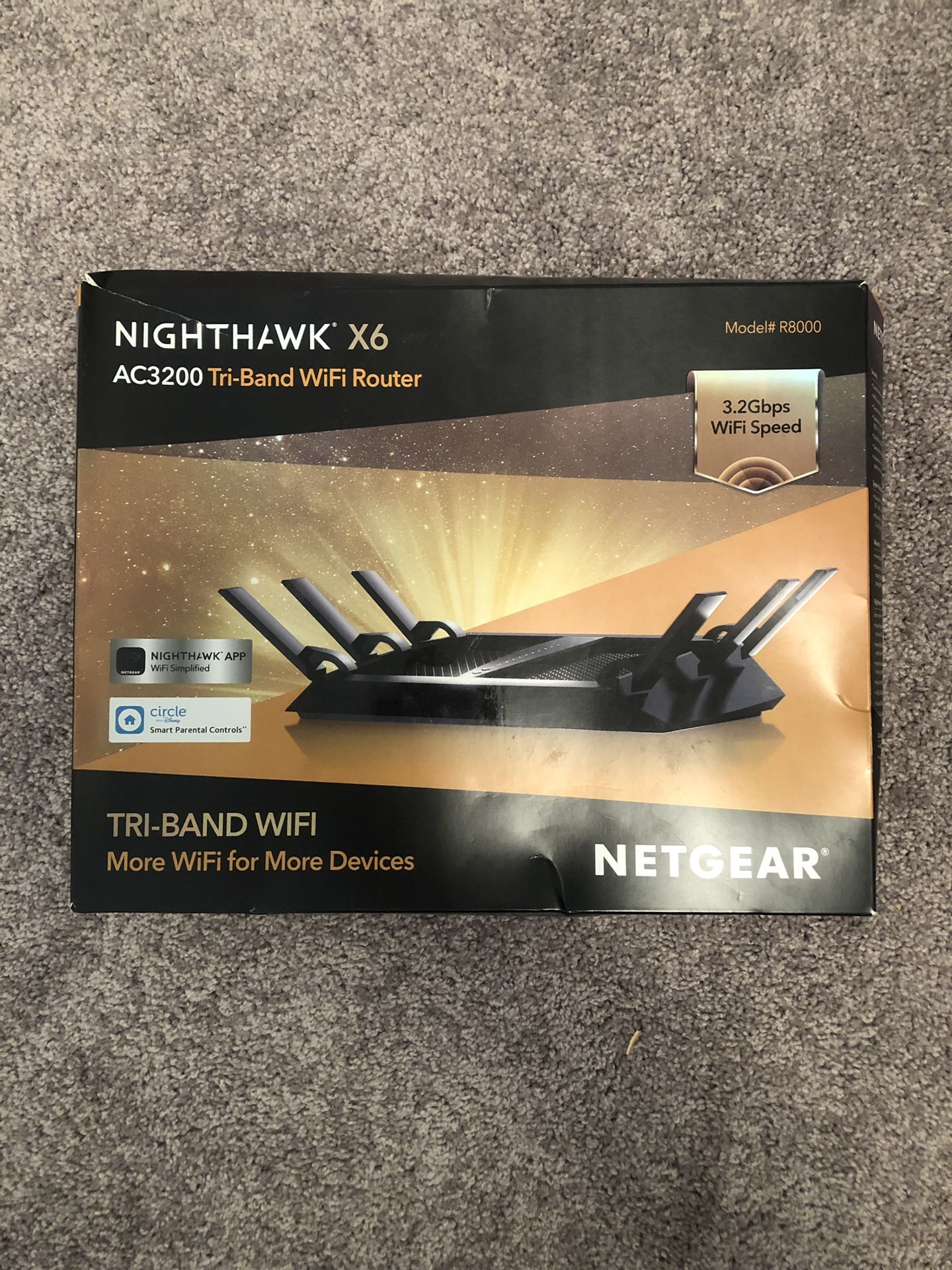 Nighthawk Tri-band WiFi Router (new)