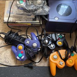 Game Cub With Games And 4 Controllers 