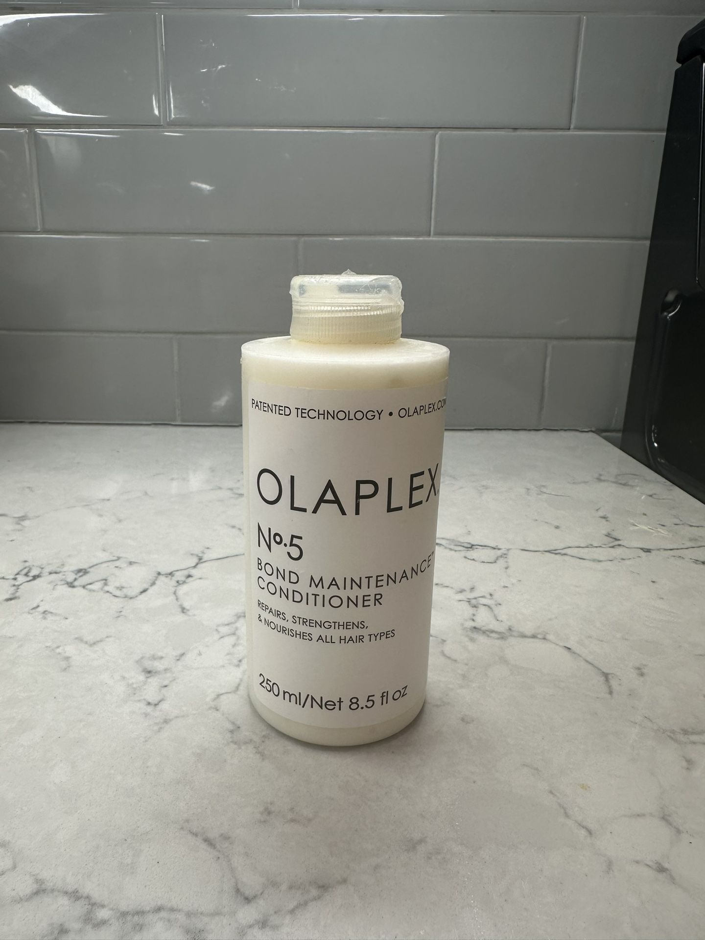 G.e.n.t.l.y U.s.e.d Olaplex N5 Bond Maintenance Conditioner 200ml/ 8.5oz