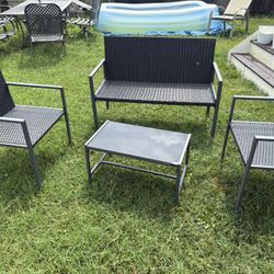 Patio Furniture Like New 