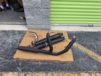 2024 Harley Davidson touring motorcycle factory exhaust
