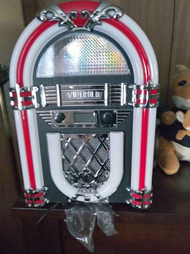 Victoria Bluetooth Jukebox