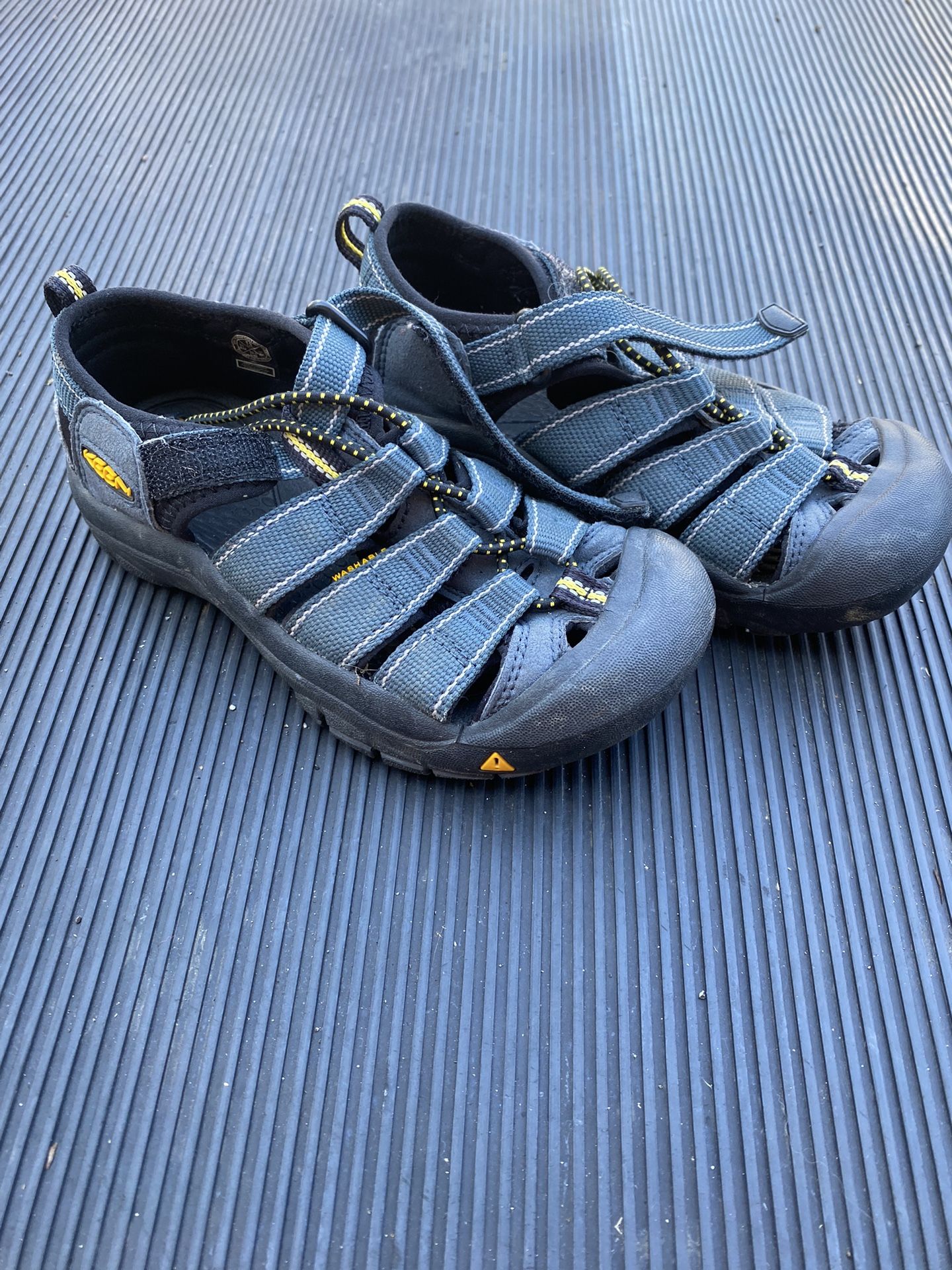 Kids Keen Shoes