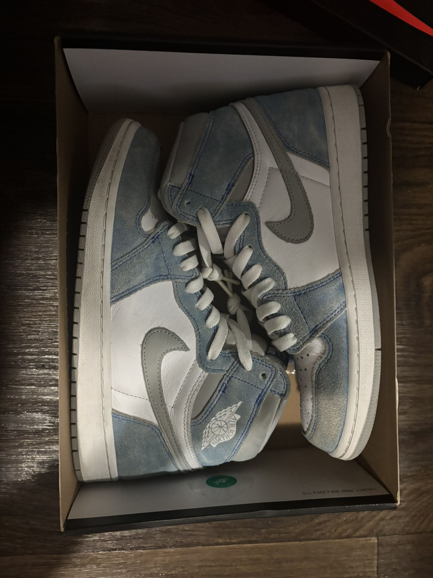 Jordan 1 Hyper Royal