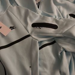 Nike Tech