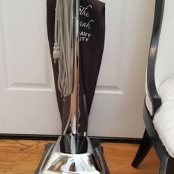 NEW cond COMMERCIAL SANITARE HEAVY DUTY VACUUM. , WORKS EXCELLENT. , IN THE BOX  , 