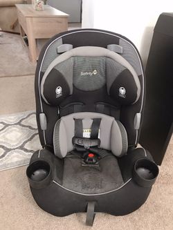 Safety 1st Convertible Car Seat Grow and Go - Expires 2026