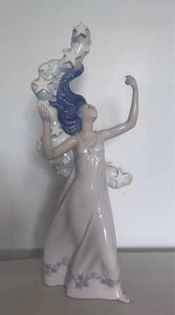 Beautiful Lladro Lady with Stars